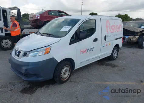 2015 Nissan Nv200 2.5S z USA, uszkodzony, nr VIN 3N6CM0KN9FK727680
